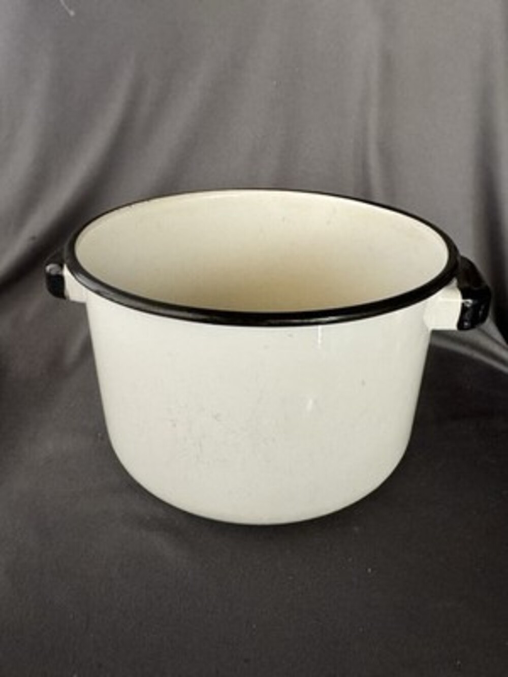 Vintage White Enamel Pot Black Rim Farmhouse Camp Soup Stock Pot 8”